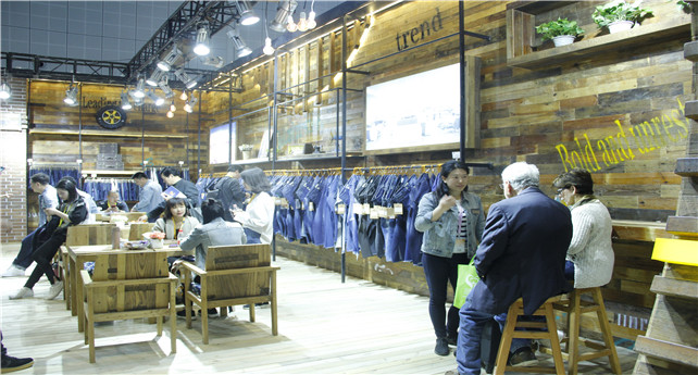 1522716141697451i5If.jpg 圖為達豐牛仔展館(胡超攝).jpg